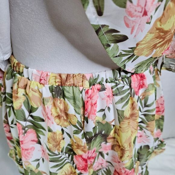 Peach Love California Floral Ruffle 2 Piece Shorts Set Size Small - Picture 6 of 12